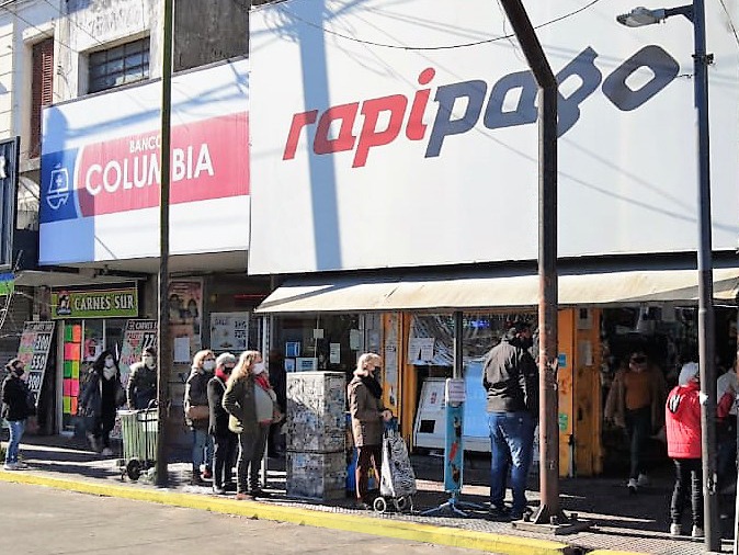 Municipio exige medidas sanitarias a locales de cobro de servicios