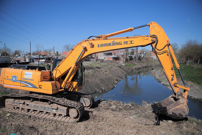ACUMAR comenzó la limpieza de arroyos en 8 municipios