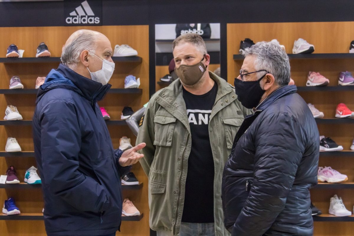 Grindetti supervisó protocolos en comercios e industrias de Lanús O.