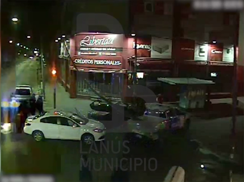 Robaron en Lanús E., huyeron y chocaron en Villa Industriales
