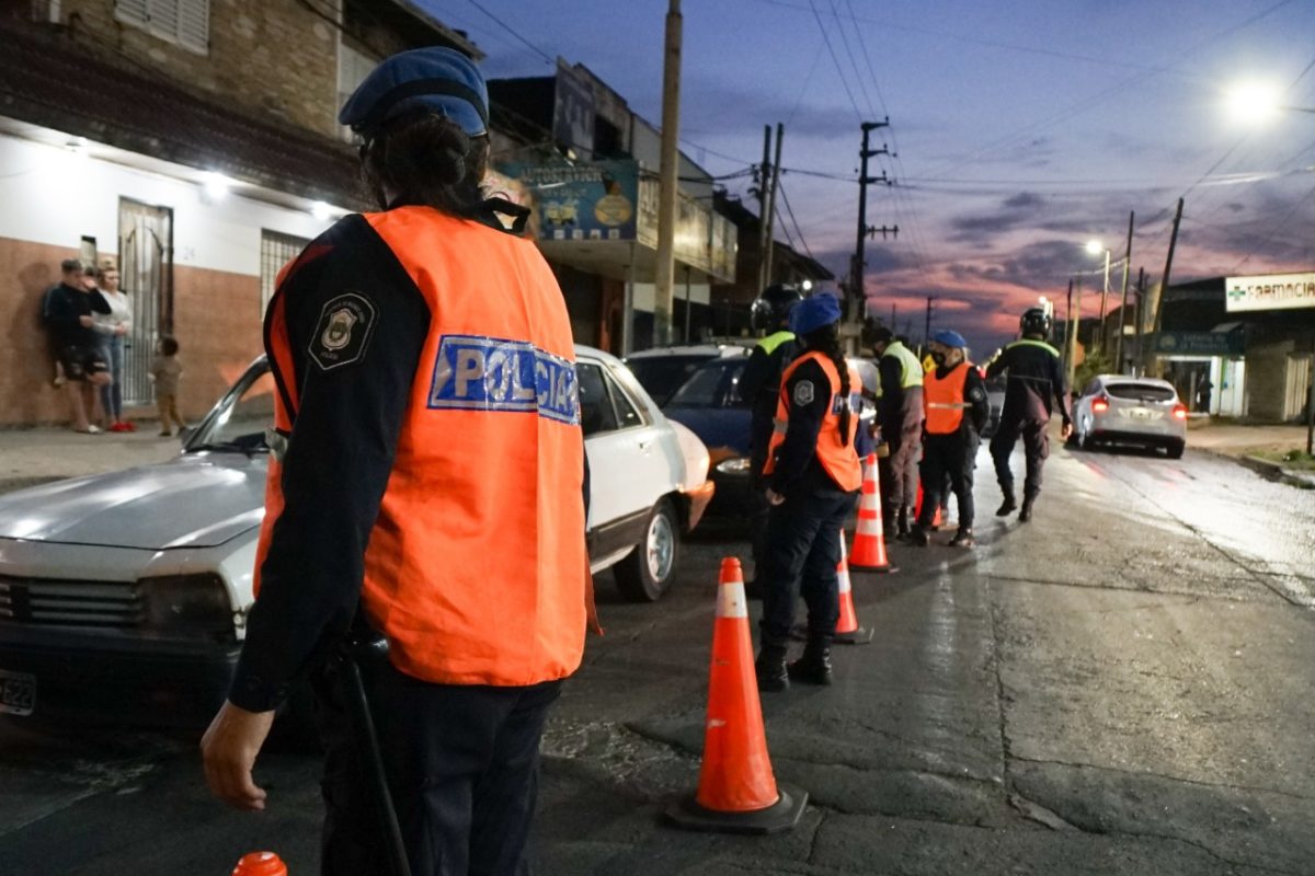 Dos detenidos en control en el límite Lanús  – Lomas