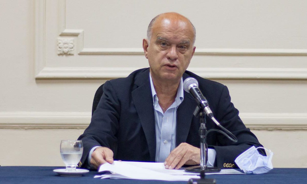 Grindetti no se vacunará hasta que lo haga el personal sanitario