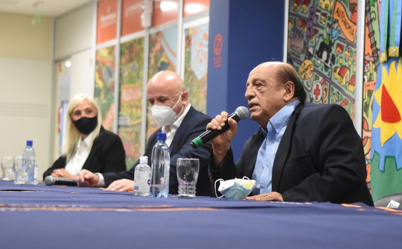 Russo quiere “copiar para Lanús cosas que Mussi hizo en Berazategui”