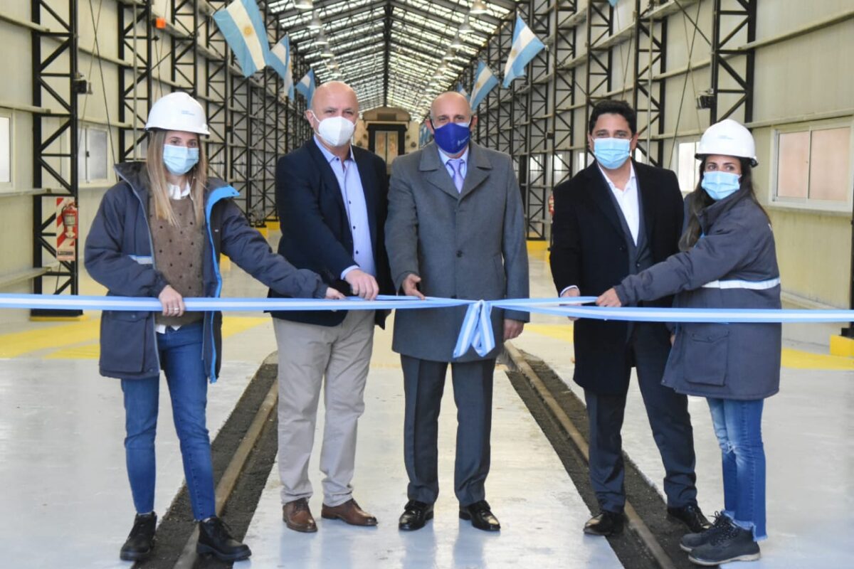 Russo, con ministro Guerrera, en reapertura del taller ferroviario en Escalada