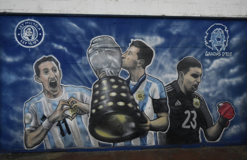 Russo, en la inauguración de un mural de la Selección