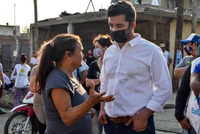 Balladares, en barrios populares de Lanús