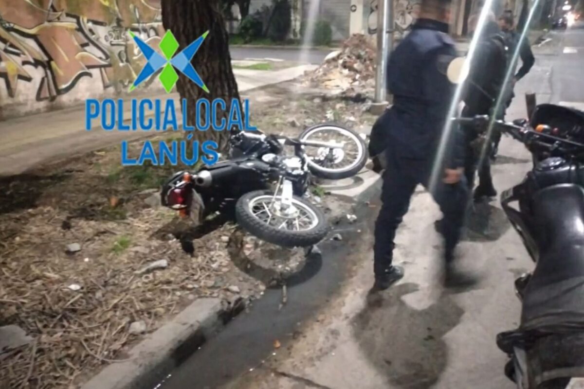 De película: robo, persecución y choque en Caraza