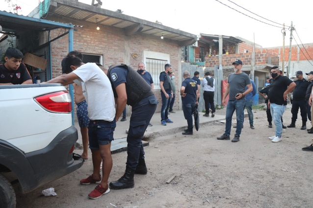 Detenida en Barrio ACUBA con drogas y arma larga