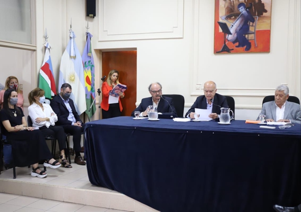 Seguridad, educación, salud y obras, los ejes de Grindetti en 2022
