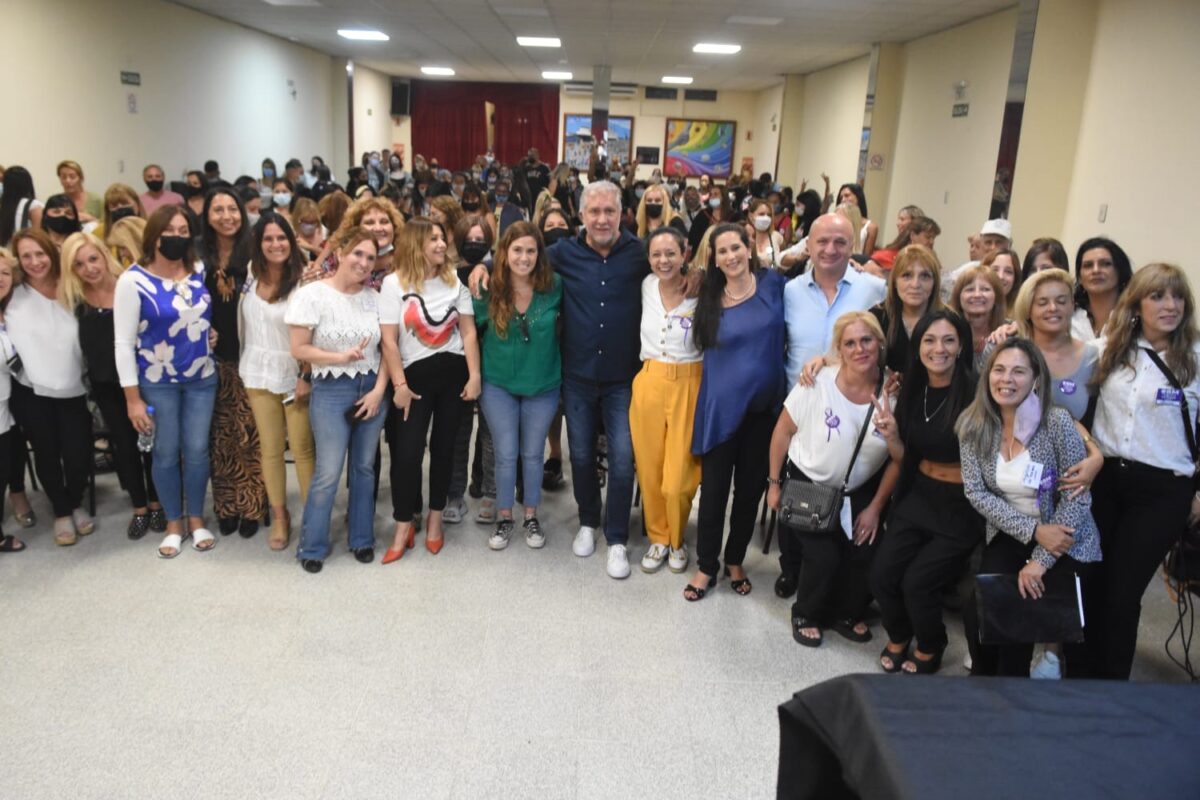 Encuentro de mujeres del Frente Renovador Lanús