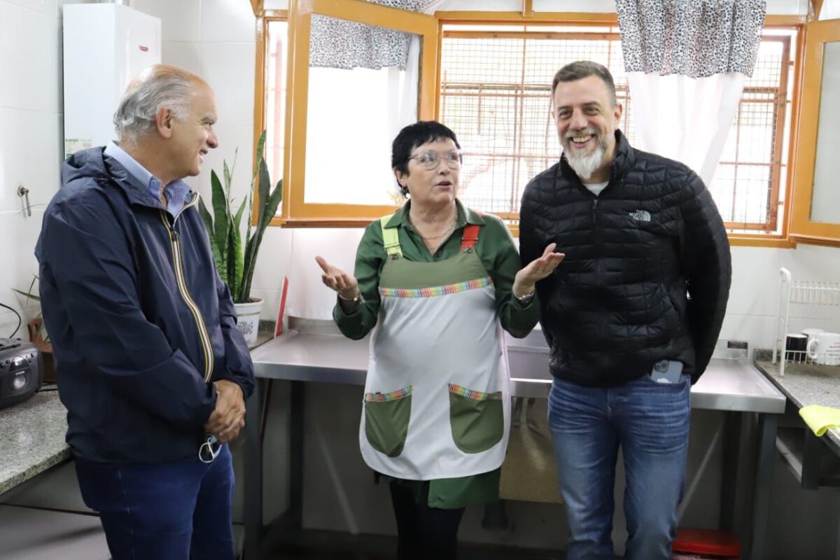Grindetti y Kravetz visitaron obras en escuela de Chingolo