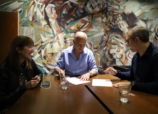 Grindetti se reunió con Valenzuela y presentó su muestra de fotos