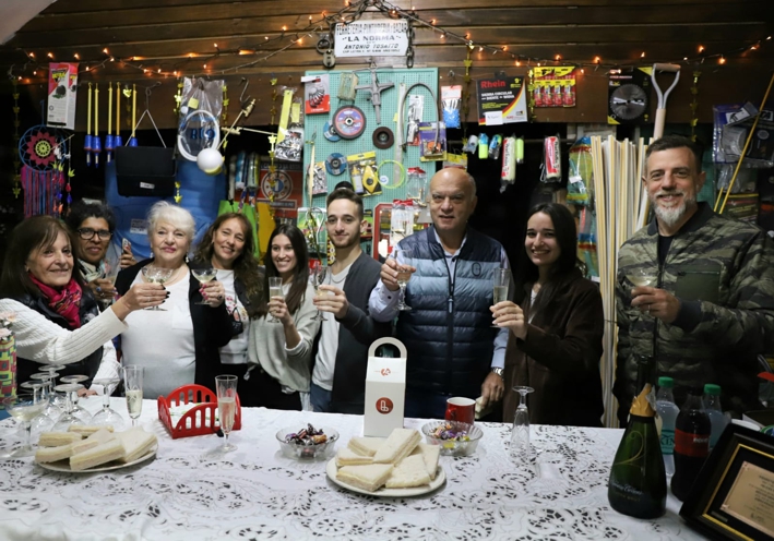 Grindetti festejó con Norma, la ferretera de Lanús E. que se hizo famosa en redes sociales