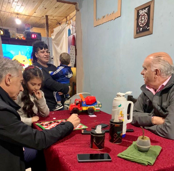 Macri inició campaña en Chingolo con Grindetti