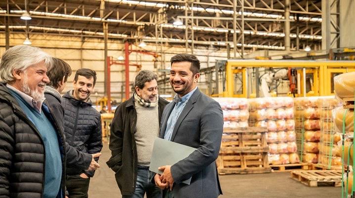 Balladares visitó dos empresas de Lanús