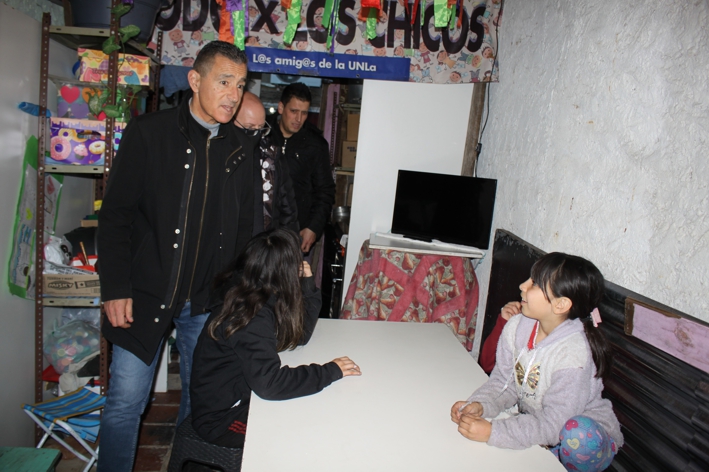 Galdurralde visitó comedores de Lanús