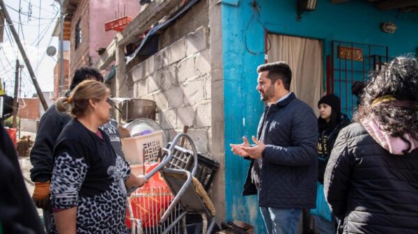 Con críticas a Grindetti, Balladares recorrió Remedios de Escalada