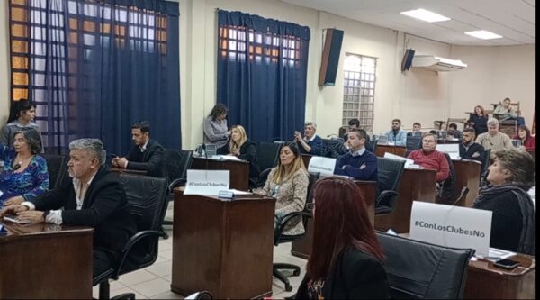 Demasiado ruido para aprobar la “Hora Silenciosa Lanús”. Video