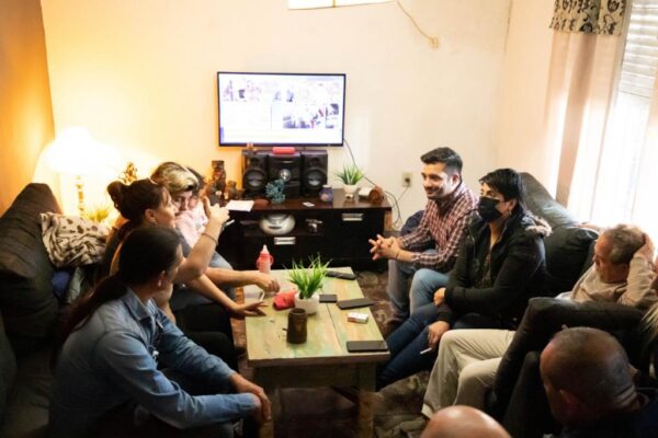 Balladares charló con vecinos de inseguridad y pidió que Grindetti “convoque a tratar el tema”