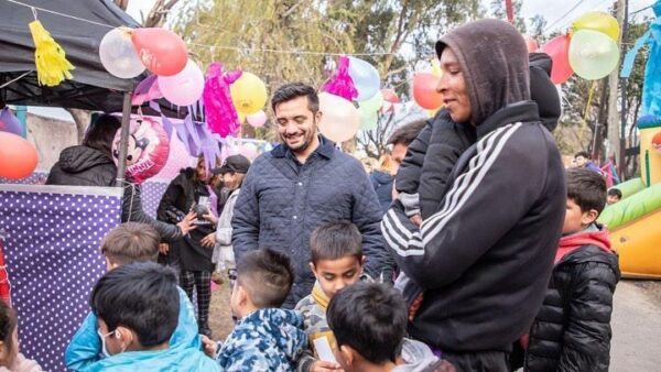 Balladares, en actividades con niños y jóvenes en sus meses
