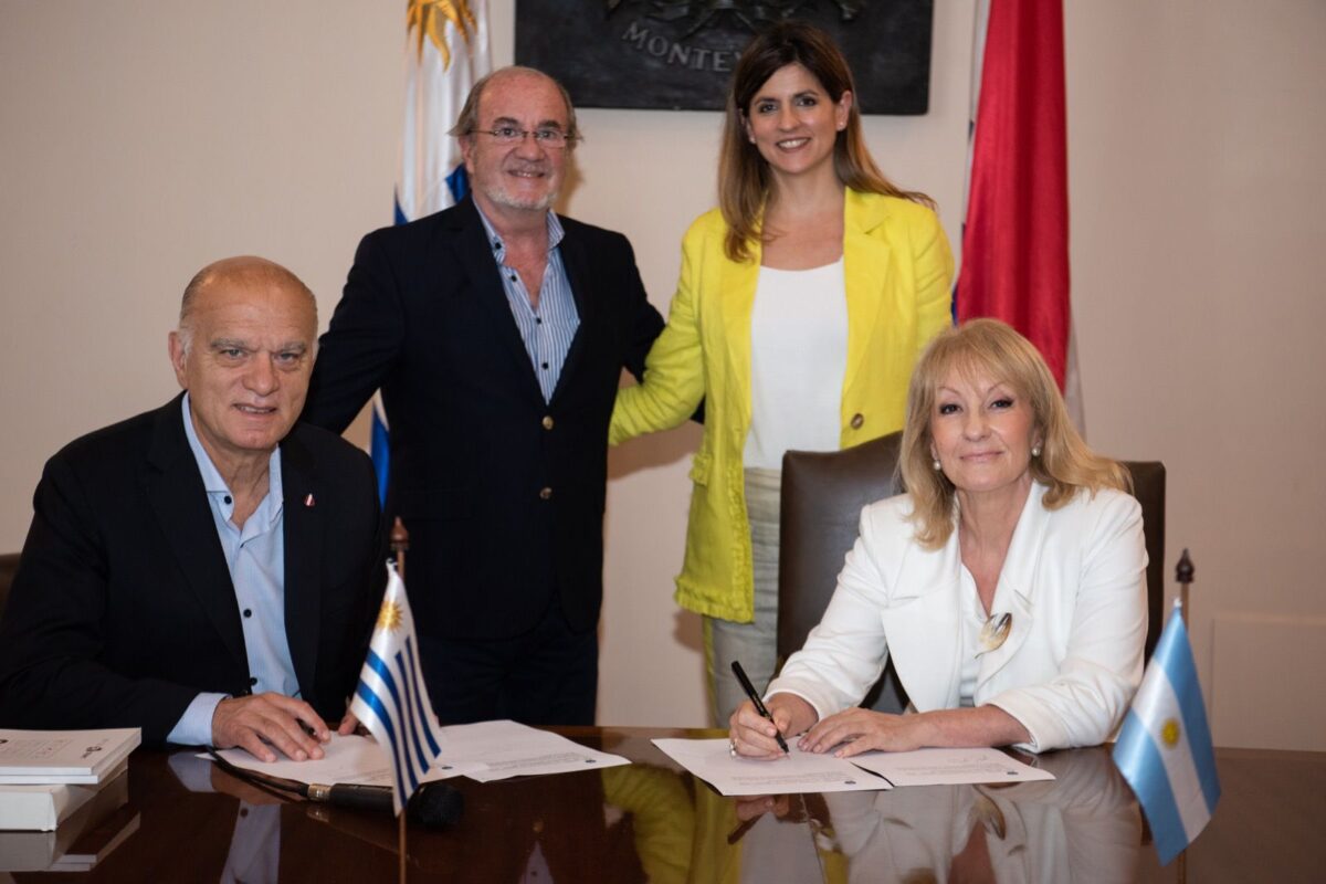 Lanús y Montevideo firmaron acuerdo de cooperación