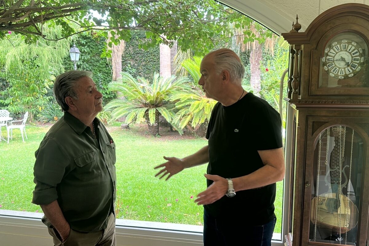 Grindetti visitó a Duhalde y hablaron de la situación política y social