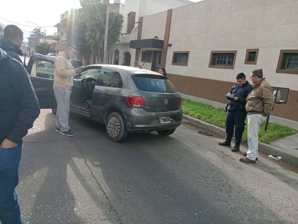 ÚLTIMO MOMENTO. Dos ladrones detenidos y uno prófugo tras persecución en Villa Industriales