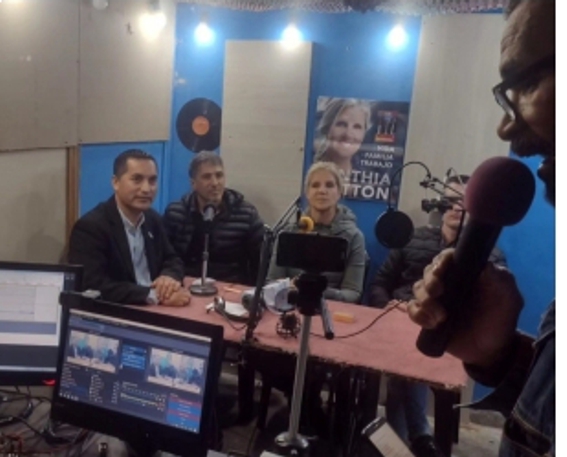 Cynthia Hotton en Chingolo con “Nacho” Moroni y Gorrini