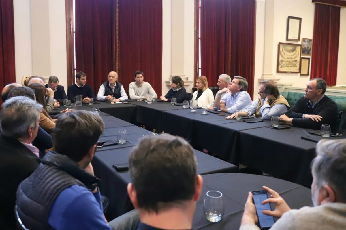 Grindetti, con candidatos de JxC en territorios kirchneristas