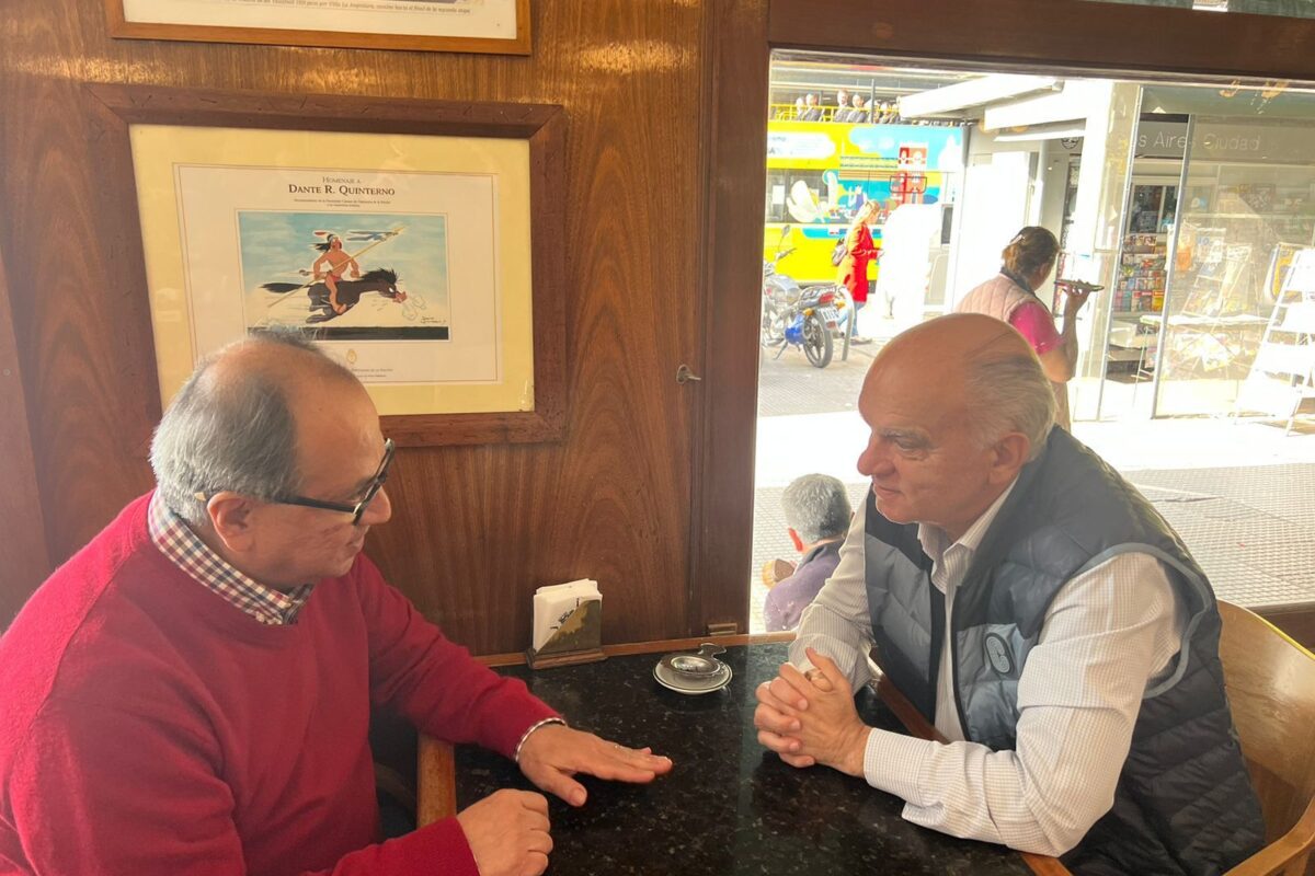 De cara a la gobernación, Grindetti tendrá contactos internacionales