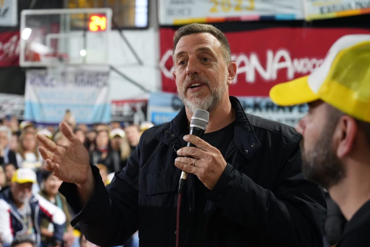 Kravetz a los vecinos de Lanús: “Feliz Navidad… Y estoy”
