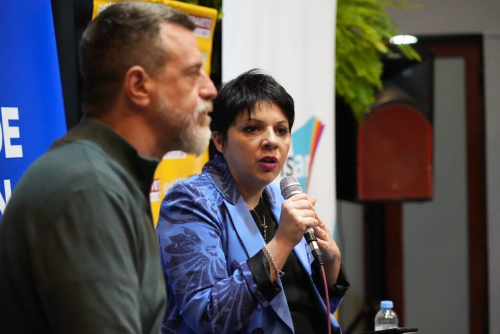 La periodista Silvina Martínez y Kravetz, en la charla sobre Seguridad