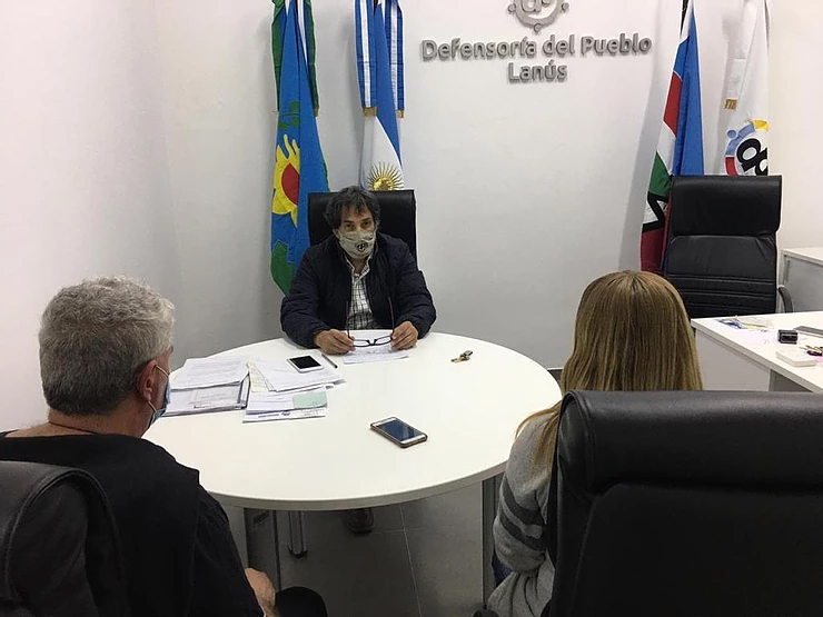 Gorrini se comprometió a gestionar ayuda a dueños de micros escolares