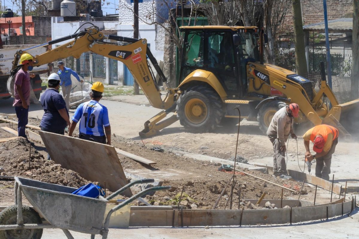 Grindetti supervisó repavimentación en Villa Caraza