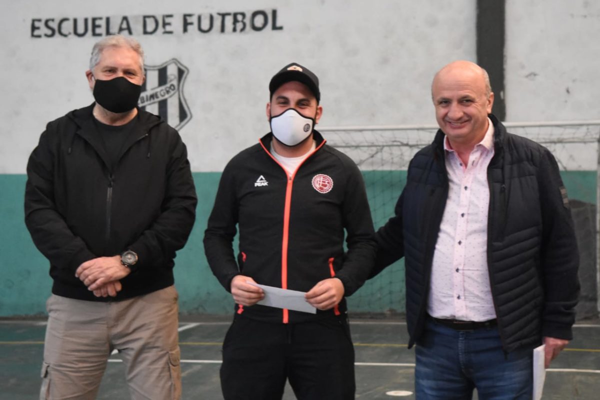 Russo y Pallares entregaron subsidios a clubes y comedores de Lanús