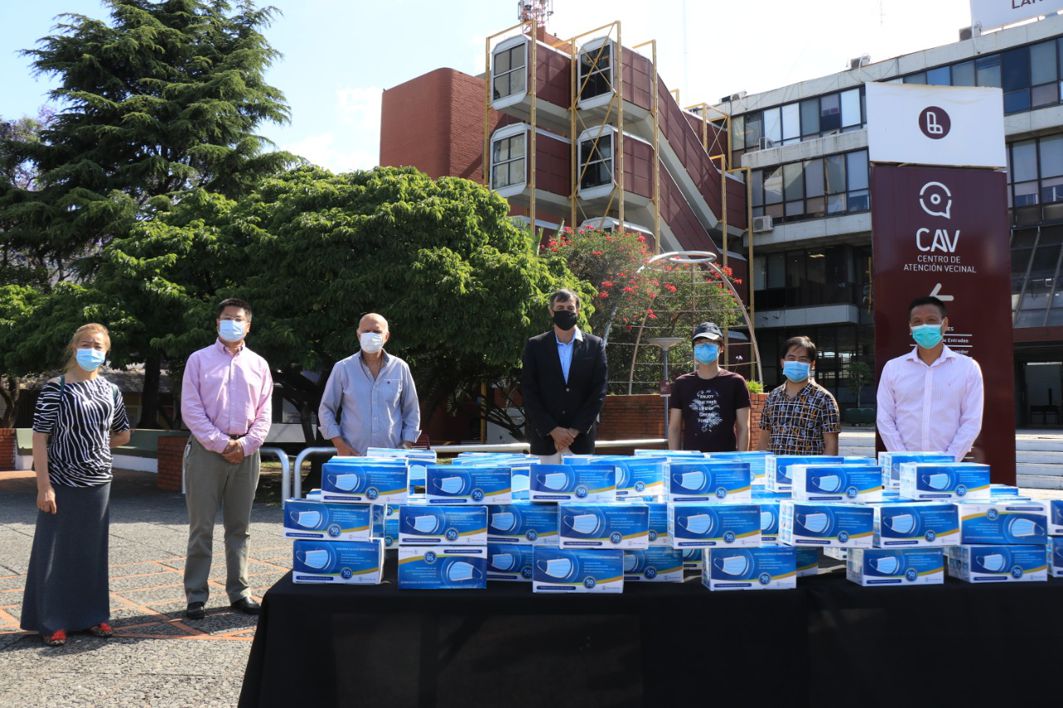 China donó al Municipio 20 mil barbijos