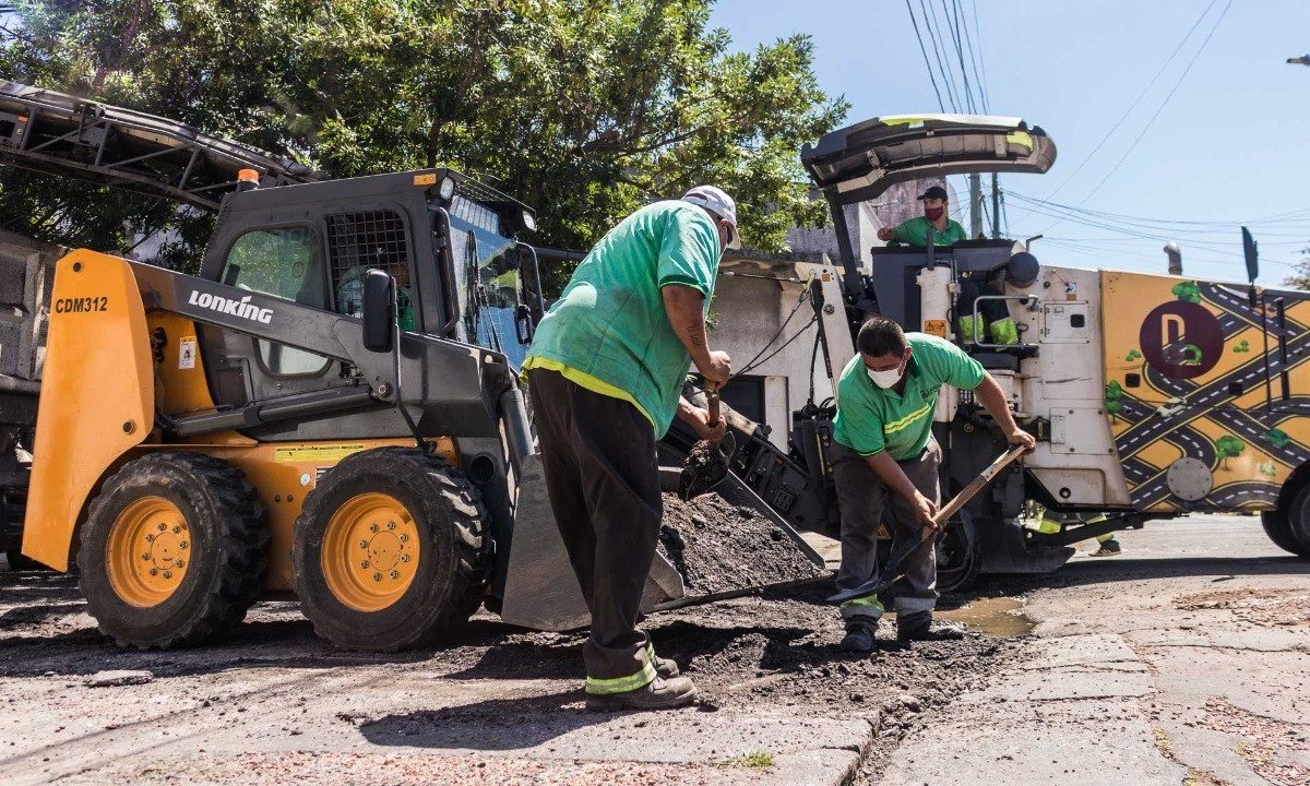 Realizaron bacheo de 1800 cuadras de Lanús con asfalto producido localmente