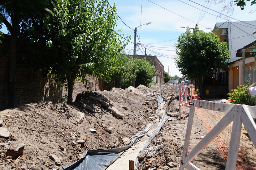 Titular de organismo provincial visitó obras en Villa Porá