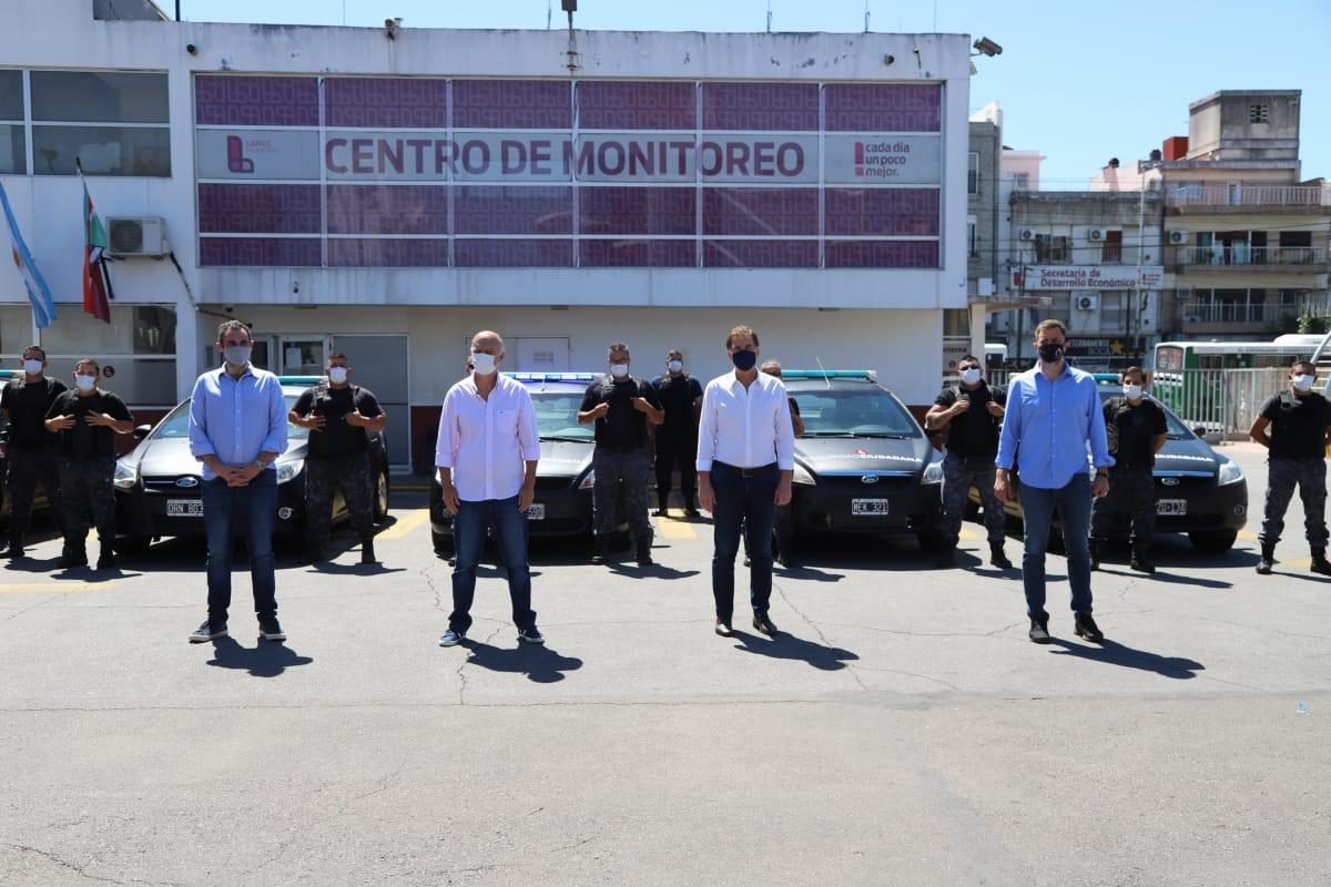 Grindetti y Santilli en entrega de móviles para la nueva patrulla