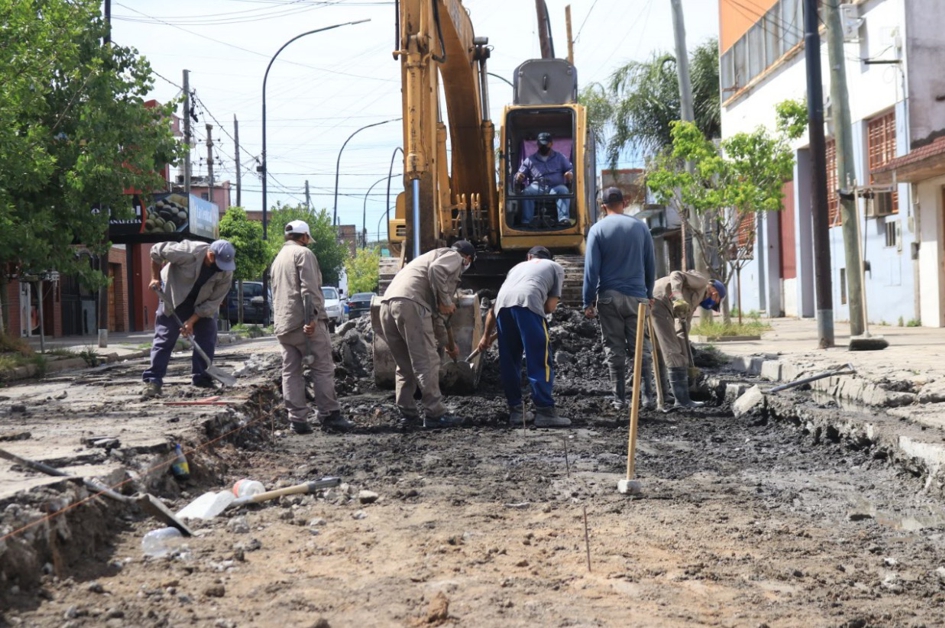 Avanzan con arreglos de calles secundarias