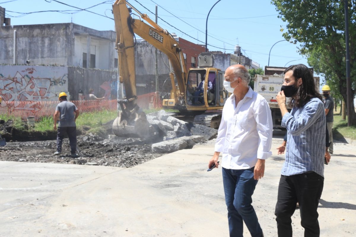 Avanzan con arreglos de calles en Valentín Alsina y Lanús O.