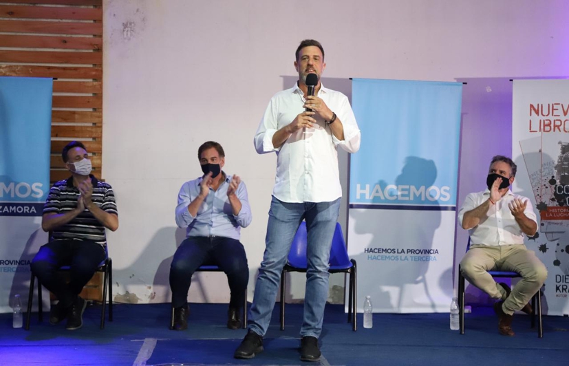 Con Santilli, Kravetz presentó su libro en Lomas
