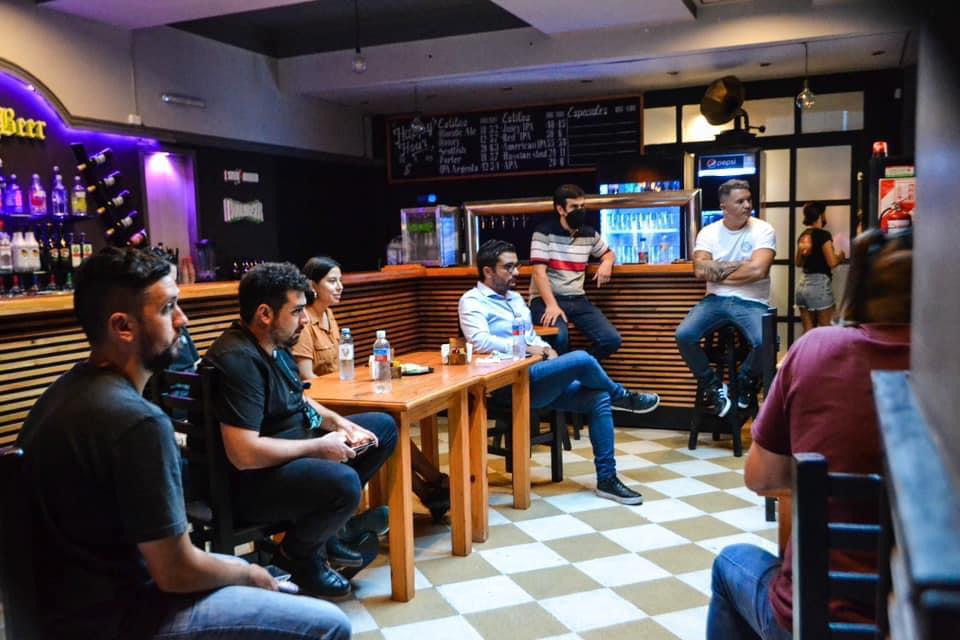 Balladares, con gastronómicos de Lanús