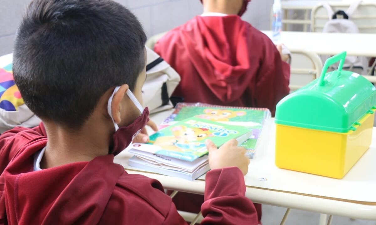 Lanús pidió a Provincia abrir escuelas a más de 500 chicos sin conectividad