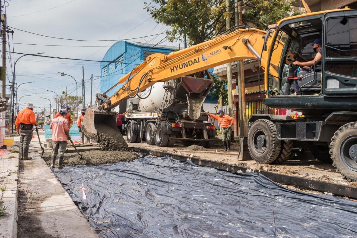 Desde enero repararon más de 30 cuadras y mil baches