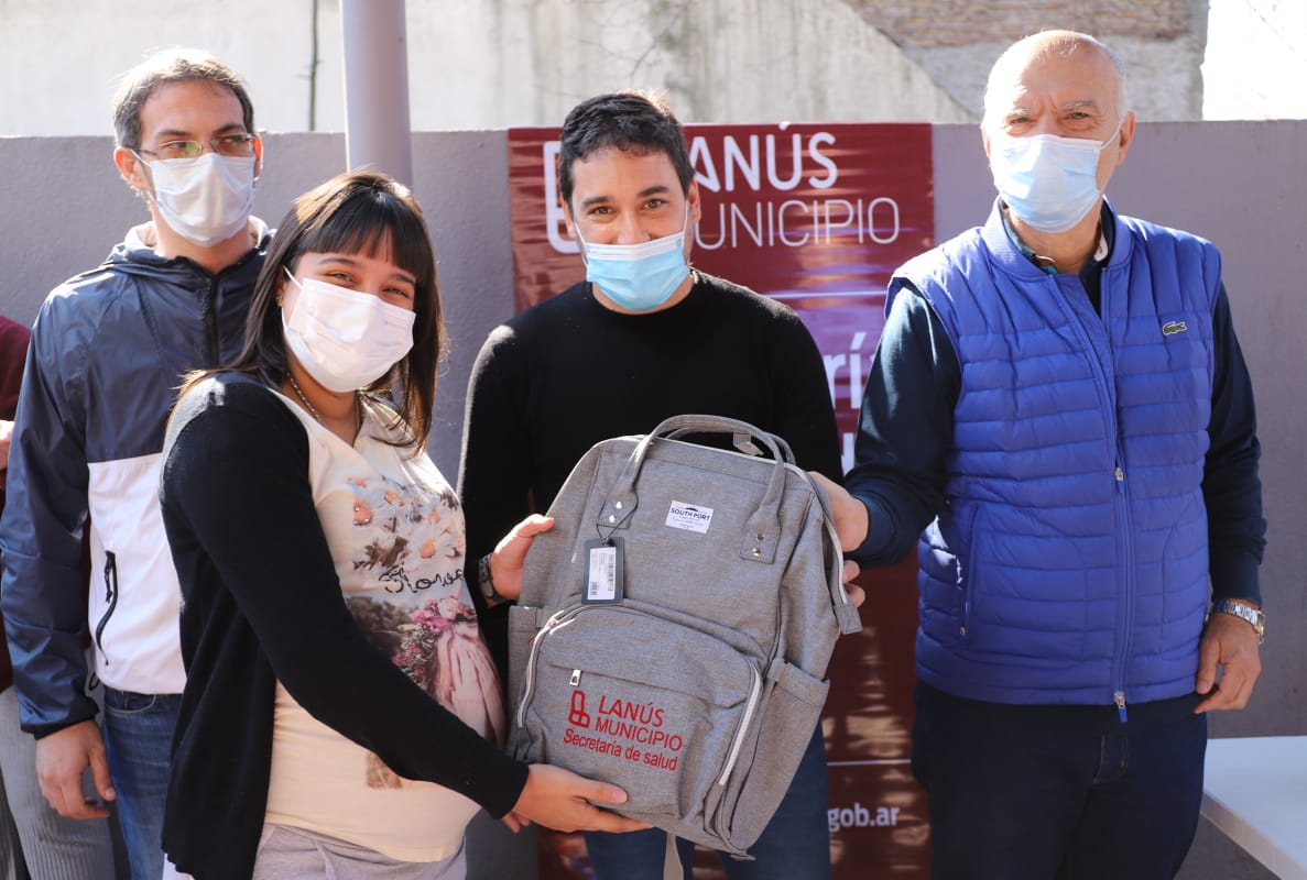 GRINDETTI EN OPERATIVO DE SALUD DE “ VER PARA APRENDER”  Y EN TALLER DE PREPARTO EN LANÚS O.