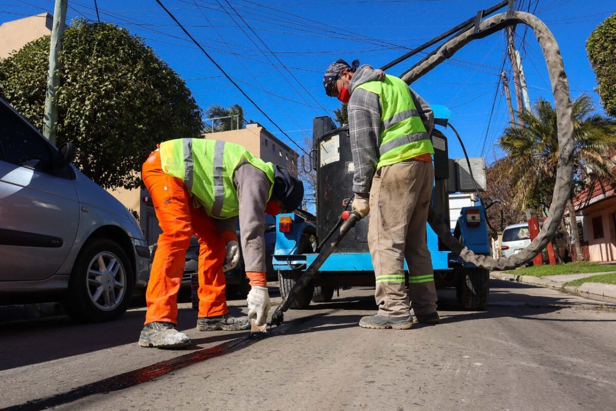 Avanzan arreglos de asfalto y acceso al polo industrial