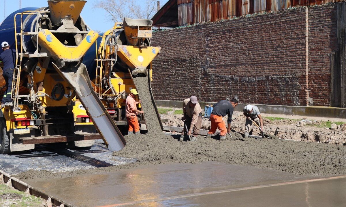 Avanzan con repavimentación en el Parque Industrial