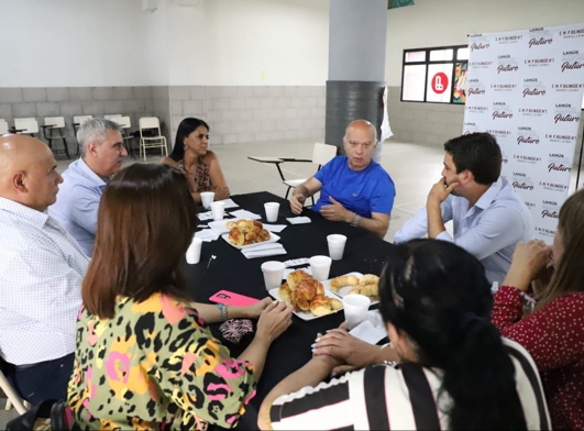 Grindetti, con consejeros escolares electos