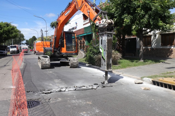 Avanza repavimentación de la Av. Rivadavia, en Alsina